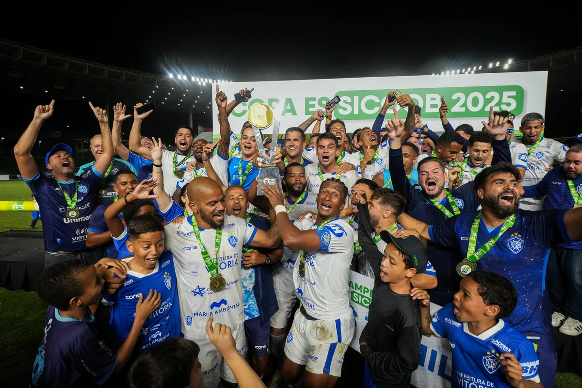 Vitória comemora título da COpa ES contra o POrto Vitória no Kléber Andrade por Vitor Jubini