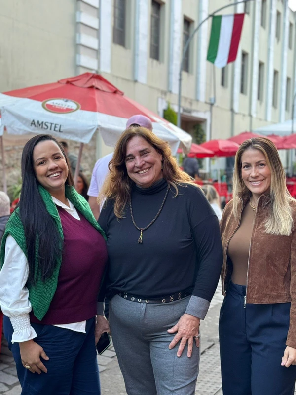  Késsia Neto, Luiza Lubiana e Vanessa Cardoso