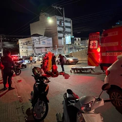 Três motociclistas ficaram feridos e foram levados para hospitais; em um dos acidentes, um motorista foi preso por embriaguez ao conduzir o carro