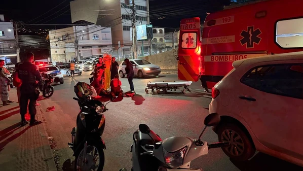 Três motociclistas ficaram feridos e foram levados para hospitais; em um dos acidentes, um motorista foi preso por embriaguez ao conduzir o carro