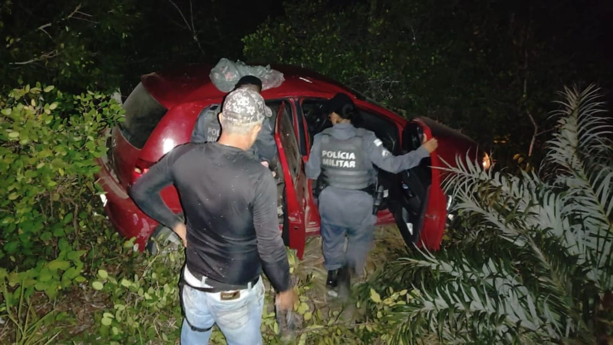 Carro capotou após motorista dirigir embriagado em Presidente Kennedy
