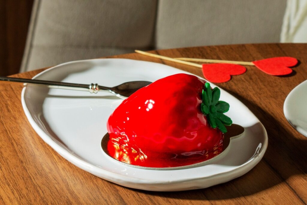 Alguns ingredientes ajudam a manter o caramelo liso e estável (Imagem: Danilova Janna | Shutterstock)