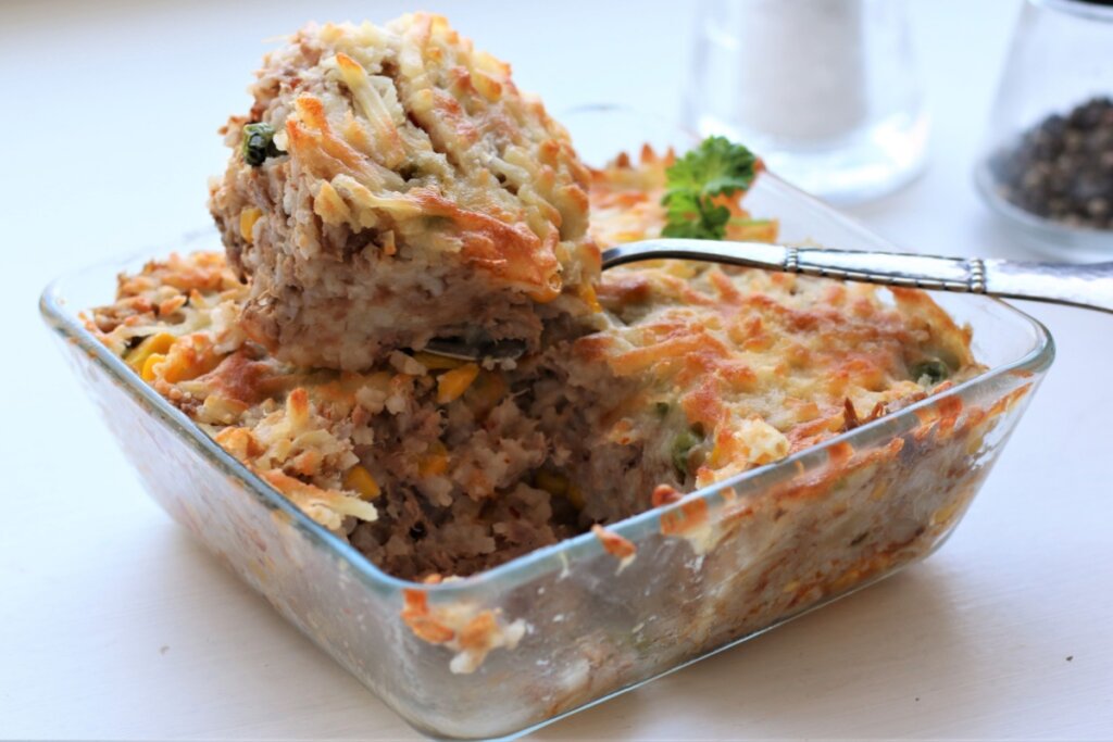 Arroz de forno com atum (Imagem: Rosdaniar | Shutterstock)