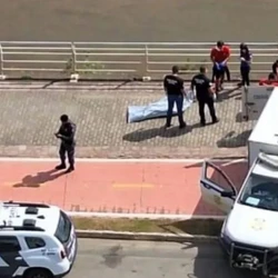 Devido ao local ser de difícil acesso, foi preciso o acionamento do Corpo de Bombeiros para a remoção da vítima na manhã desta terça-feira (5)