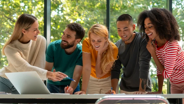 A capacidade de se adaptar e o desenvolvimento contínuo têm sido peças-chave para quem quer se destacar no trabalho