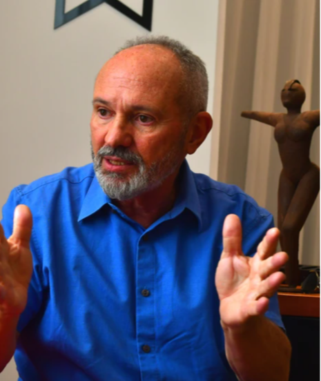 Paulo Hartung, Economista, ex-governador do Estado do Espírito Santo