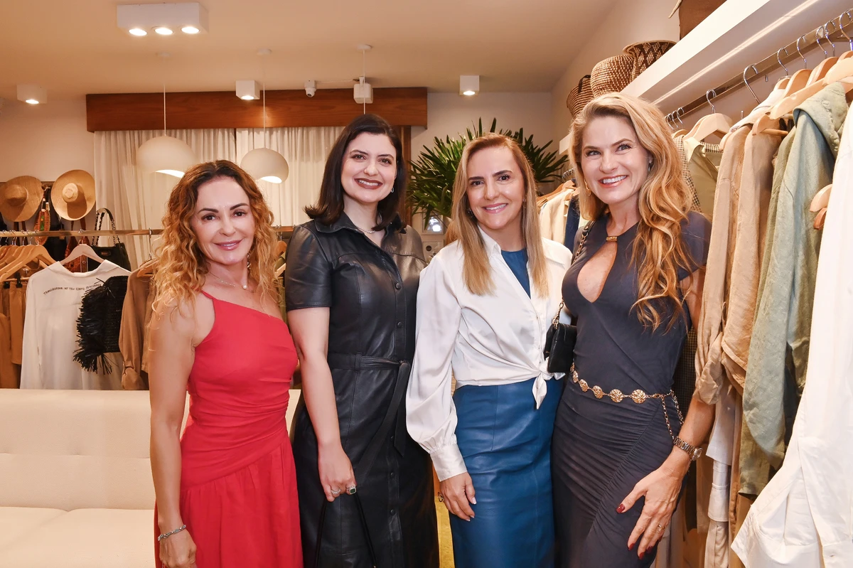 Giovana Santos, Joana Barbosa, Shirley Santos e Roberta Tápias