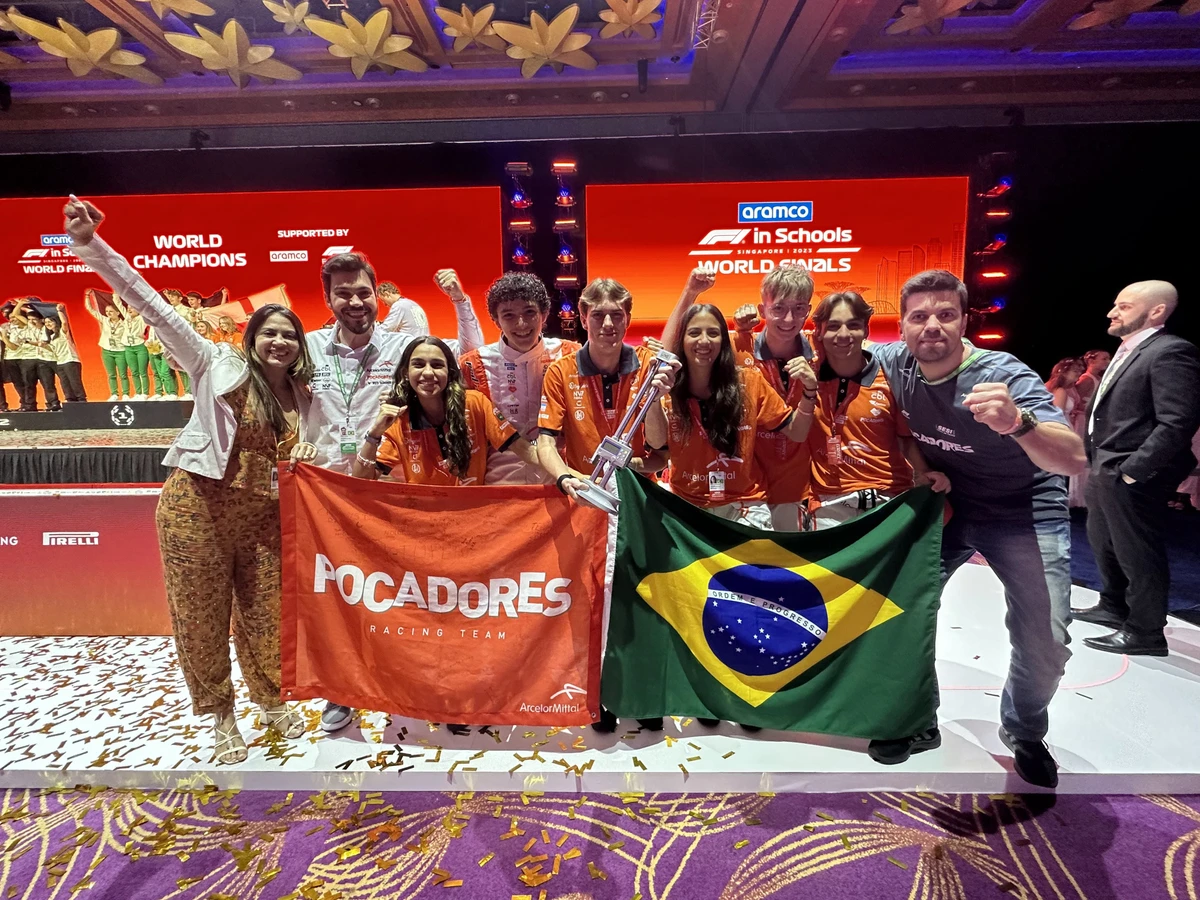 O projeto Stem Racing desenvolve habilidades em jovens
