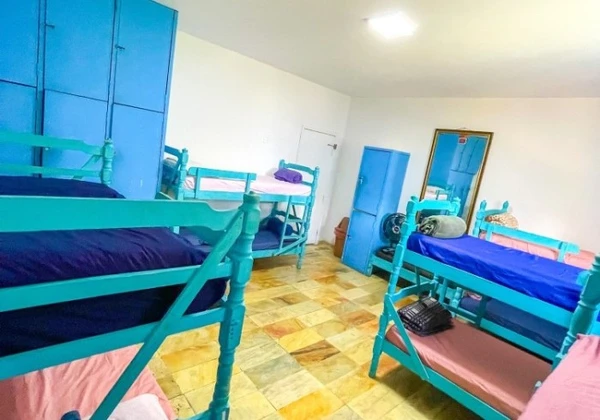 Onça da Praia Hostel