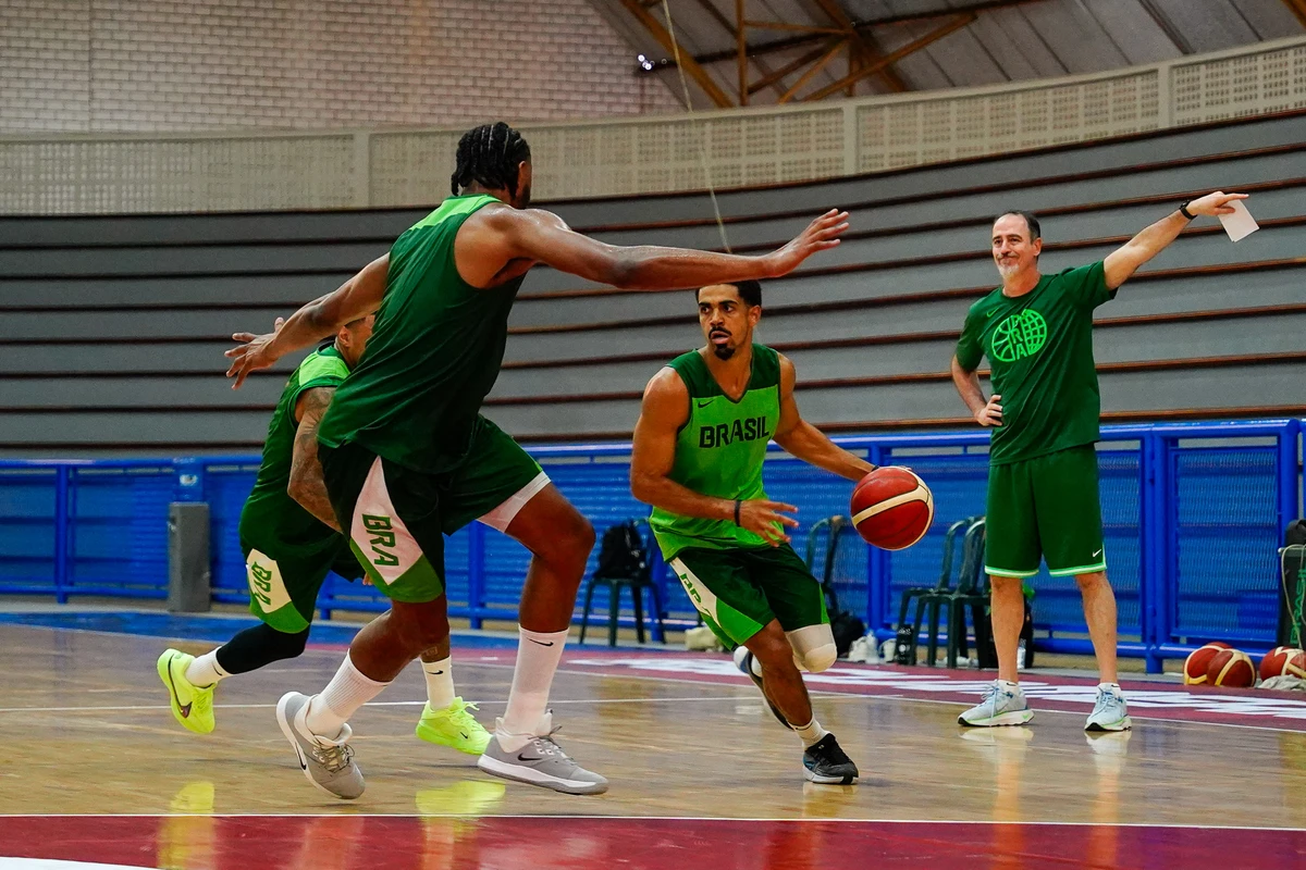 Treino da Seleção Brasileira de Basquete no Sesc Guarapari por Fernando Madeira