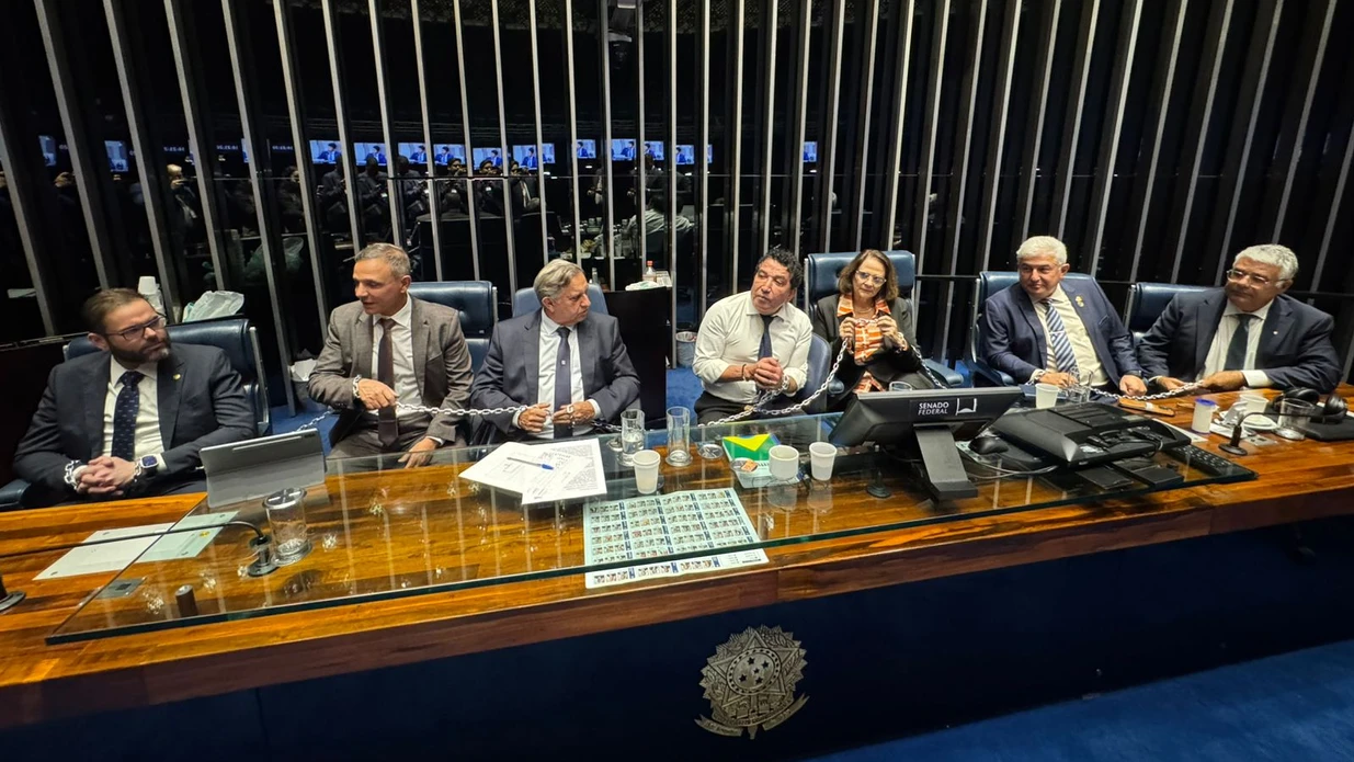 Senador capixaba se junta a outros parlamentares para obstruir votações no Congresso Nacional enquanto reivindicações, como o impeachment de Alexandre de Moraes, não forem atendidas
