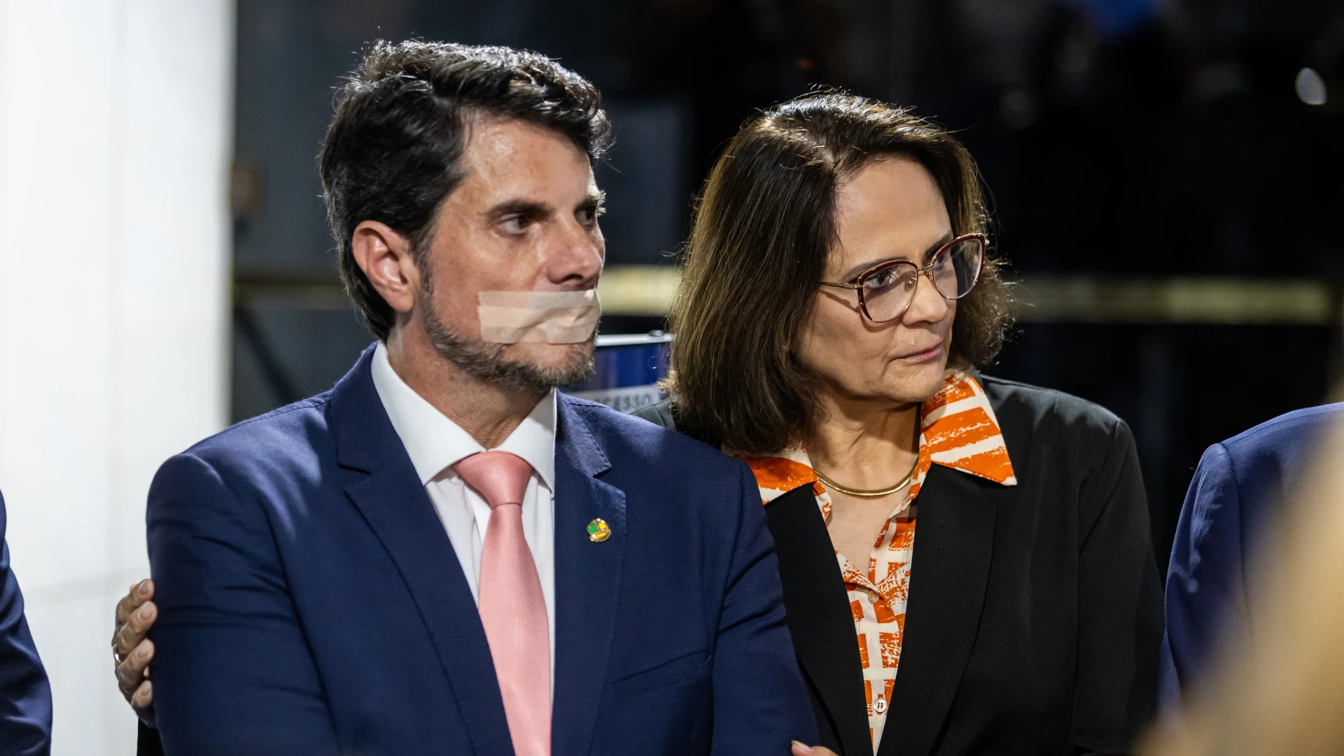 Senador foi apoiado por outros parlamentares bolsonaristas, que criticam acordo que poderia levá-lo a ter o mandato suspenso