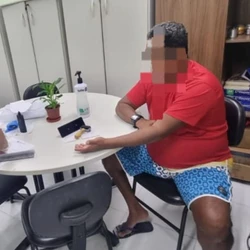 Campanha do Ministério da Justiça e Segurança Pública (MJSP) acontece desde 2021; a novidade é que pessoas vivas sem identificação agora podem ser registradas, como ocorreu com dois acolhidos em abrigo de Vitória