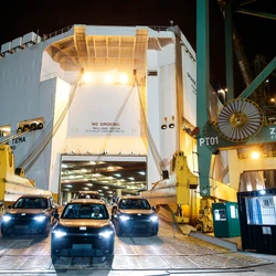 Importação do lote inaugural, incluindo configurações do SUV C10, marca a entrada da fabricante chinesa no mercado brasileiro, com previsão de início das vendas ainda em 2025