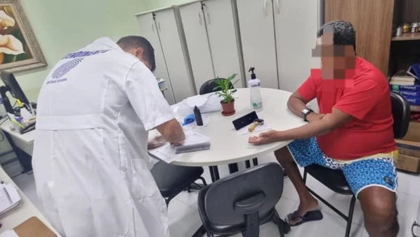 Campanha do Ministério da Justiça e Segurança Pública (MJSP) acontece desde 2021; a novidade é que pessoas vivas sem identificação agora podem ser registradas, como ocorreu com dois acolhidos em abrigo de Vitória