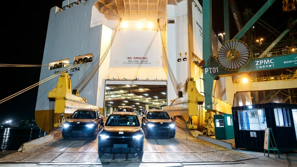 Importação do lote inaugural, incluindo configurações do SUV C10, marca a entrada da fabricante chinesa no mercado brasileiro, com previsão de início das vendas ainda em 2025