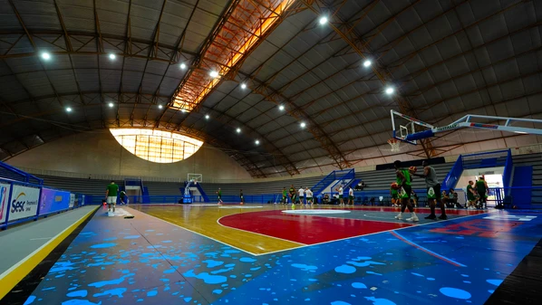 Após utilizar piso flutuante do Maracanãzinho (RJ) para temporada de treinos da seleção brasileira masculina de basquete, clube decidiu mudar sua superfície visando receber outros grandes eventos