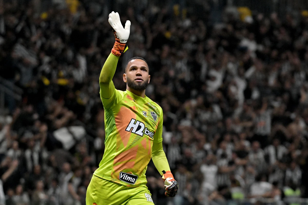 Everson defendeu a cobrança de Samuel Lino e bateu o pênalti que garantiu o Atlético-MG nas quartas de final da Copa do Brasil