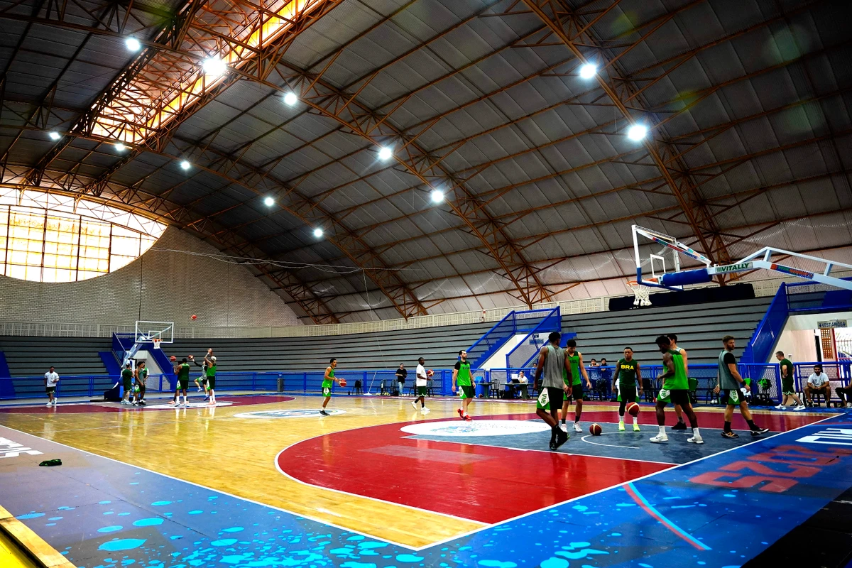 Seleção Brasileira de Basquete treina no Sesc Guarapari