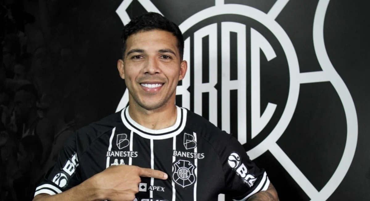 Rio Branco anuncia a contratação do atacante Iury Tanque, último reforço da temporada