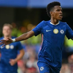 Estêvão viveu uma tarde mágica em sua estreia pelo Chelsea.