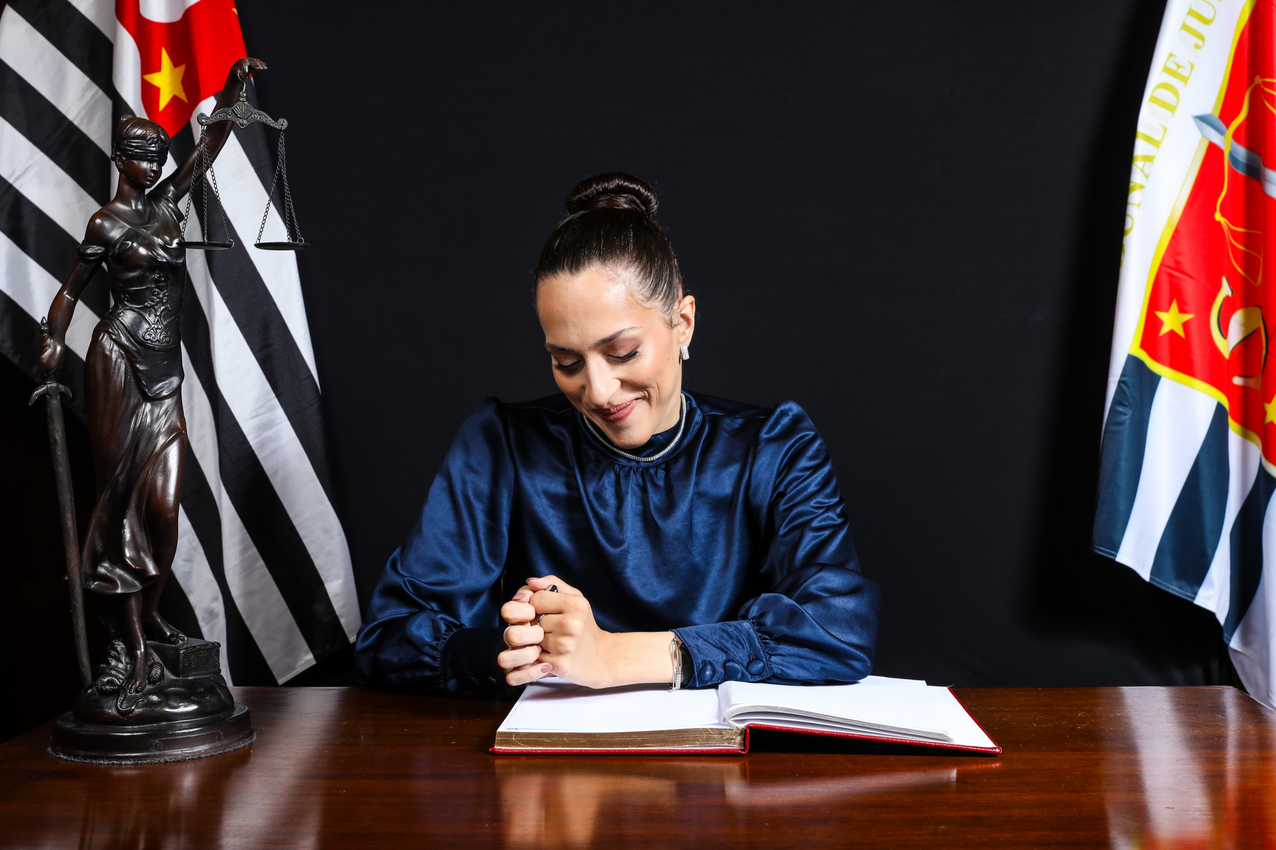 A capixaba Rebecka Martins Gomes, de 28 anos, é a primeira juíza cadeirante do Tribunal de Justiça de São Paulo