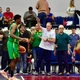A Seleção Brasileira de Basquete fez um jogo de exibição no Sesc Guarapari