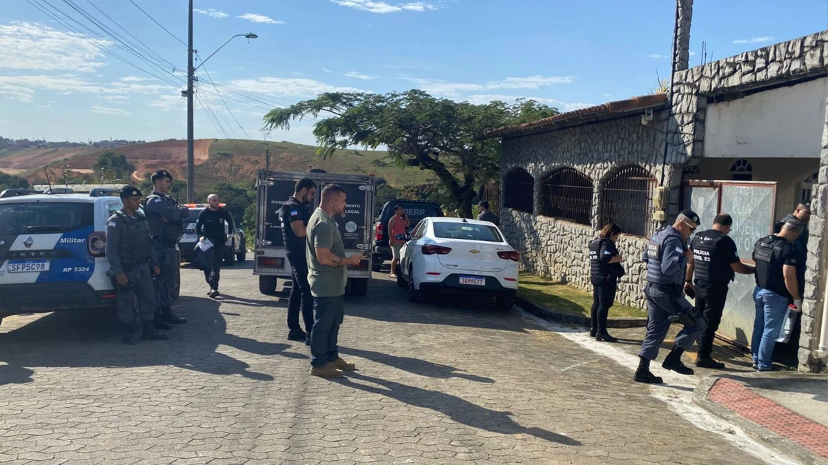 Alvino Corrêa Neto, de 45 anos, foi assassinado durante a noite desta sexta-feira (8) no bairro Campo Verde, em Viana