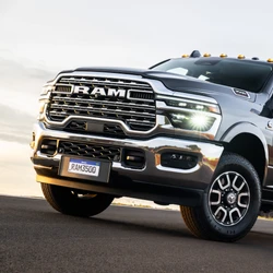 Com capacidade para rebocar quase 9 toneladas, a linha Heavy Duty 2025 estreia com motor Cummins 6.7 turbodiesel, visual atualizado e cabine com mais luxo