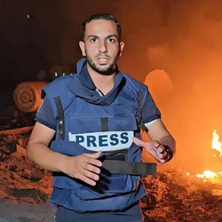 A emissora condena o "ataque flagrante à liberdade de imprensa", enquanto as Forças de Defesa de Israel alegam que um dos jornalistas fazia parte do Hamas.