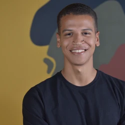 Vinicius Zagoto  integra o Núcleo de Reportagens e Projetos Especiais de A Gazeta. Ele iniciou a carreira logo após concluir o Curso de Residência em Jornalismo