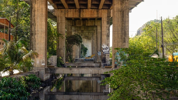Prefeitura de Vila Velha divulga desde 2024 que obra teria 2,15 quilômetros de extensão, mas mapas e documentos apontam intervenções em pouco mais de 700 metros
