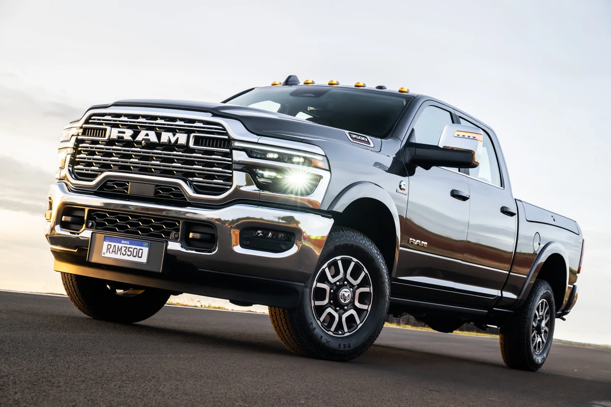 Nova Ram 3500 Longhorn