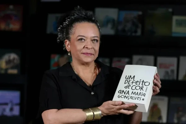 Ana Maria Gonçalves é escritora e foi primeiroa mulher negra na Academia Brasileira de Letras