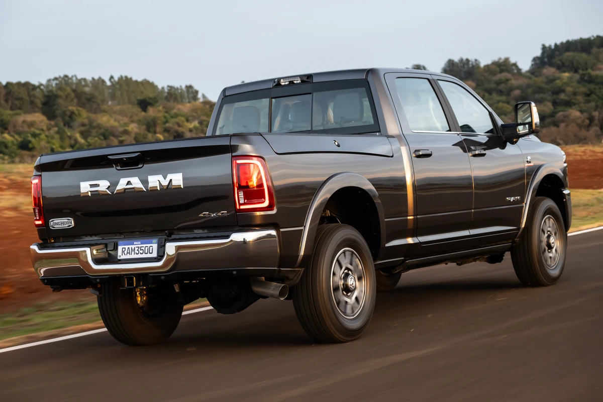 Nova Ram 3500 Longhorn