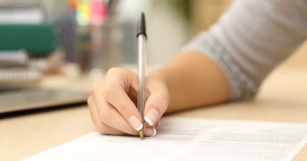 Modelo estatístico internacional analisa coerência nas respostas e determina a proficiência do aluno, tornando a nota mais complexa do que apenas o número de acertos