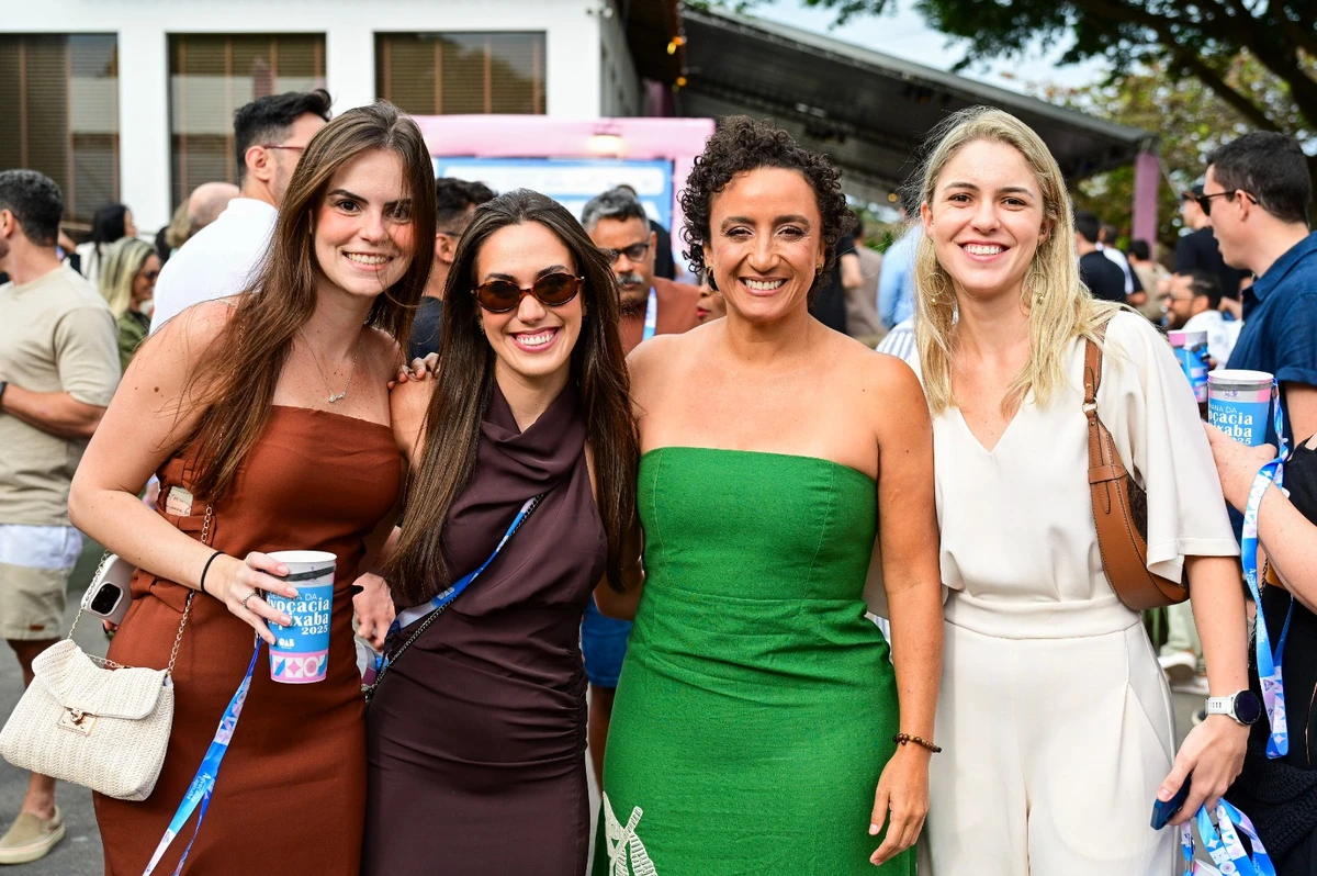 Ana Caroline Favoretti, Maria Eduarda Barcellos, Erica Neves e Lara Hemerly