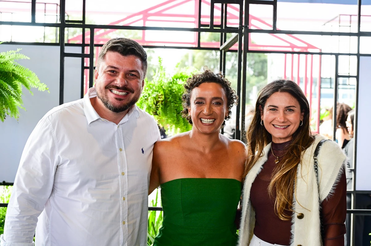 João Lucas Nascimento, vice-presidente da Comissão de Prerrogativas_ Erica Neves, presidente da Ordem_ e Arielle Nascimento