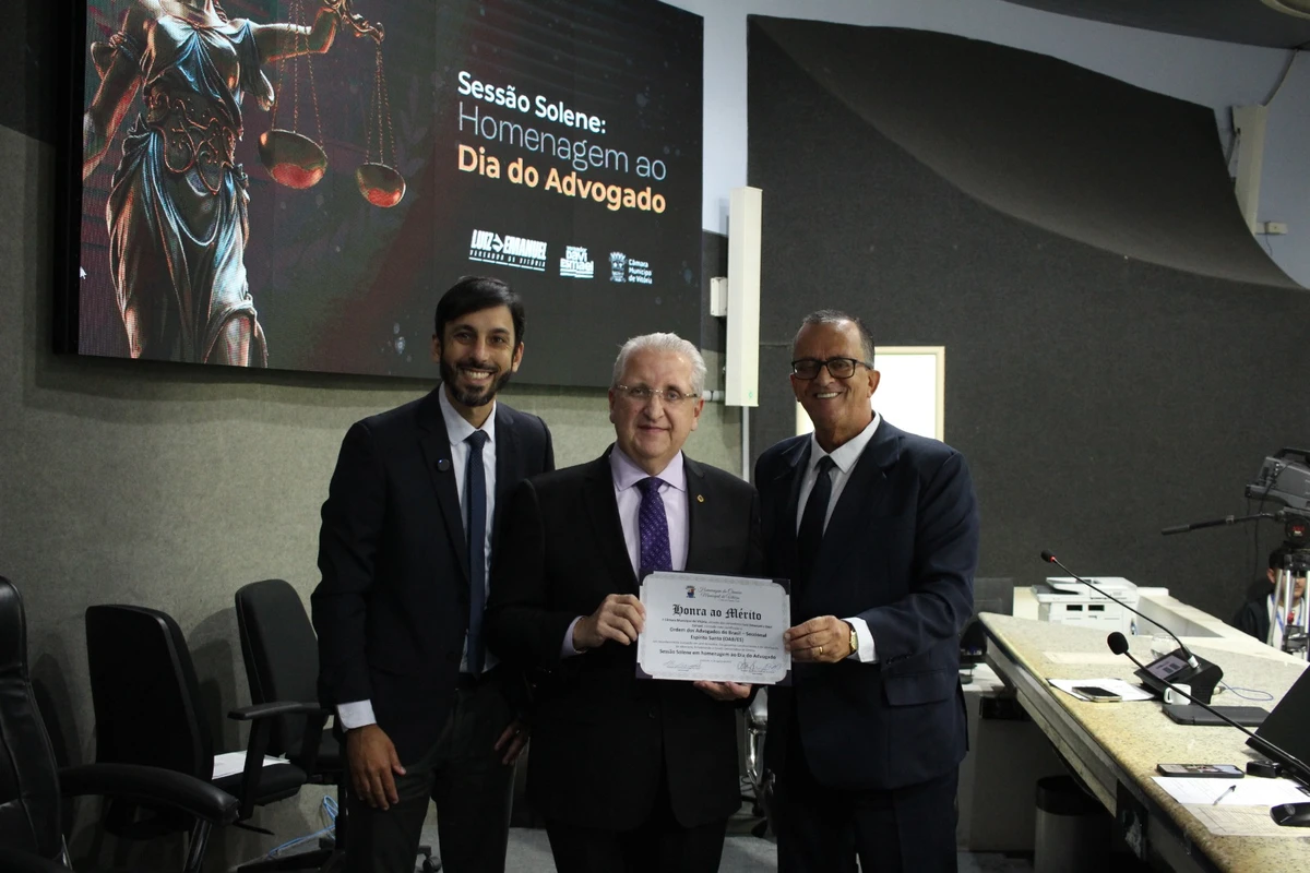 sessão solene realizada pela Câmara Municipal de Vitória