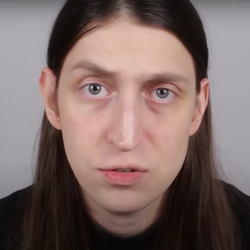 Com 34 milhões de visualizações, vídeo do influenciador Felca denuncia produtores de conteúdo que exploram crianças e adolescentes nas redes sociais, além de cobrar as plataformas que monetizam este tipo de vídeo.
