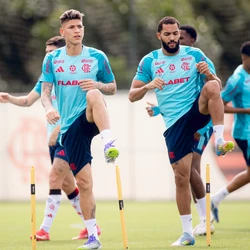 Dez times se enfrentam pelas oitavas de final dos torneios