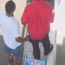 PM disse que Matheus da Conceição Menezes, de 25 anos, confessou que pegou dinheiro do bolso do funcionário do posto para pagar o aluguel do carro que usa para trabalhar