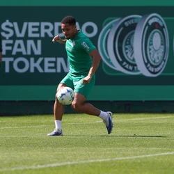 Além do reencontro com a Libertadores após cerca de três meses, Vitor Roque terá, nesta quinta-feira (14), contra o Universitário (Peru) a última chance de superar sua melhor marca no futebol europeu.