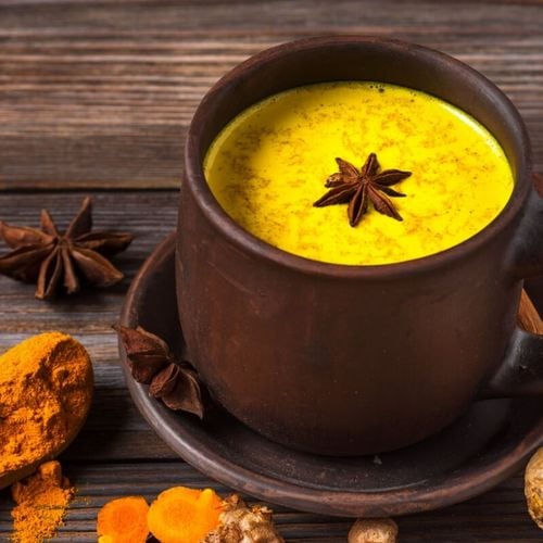 Imagem - 3 receitas de chá de cúrcuma e os benefícios para a saúde