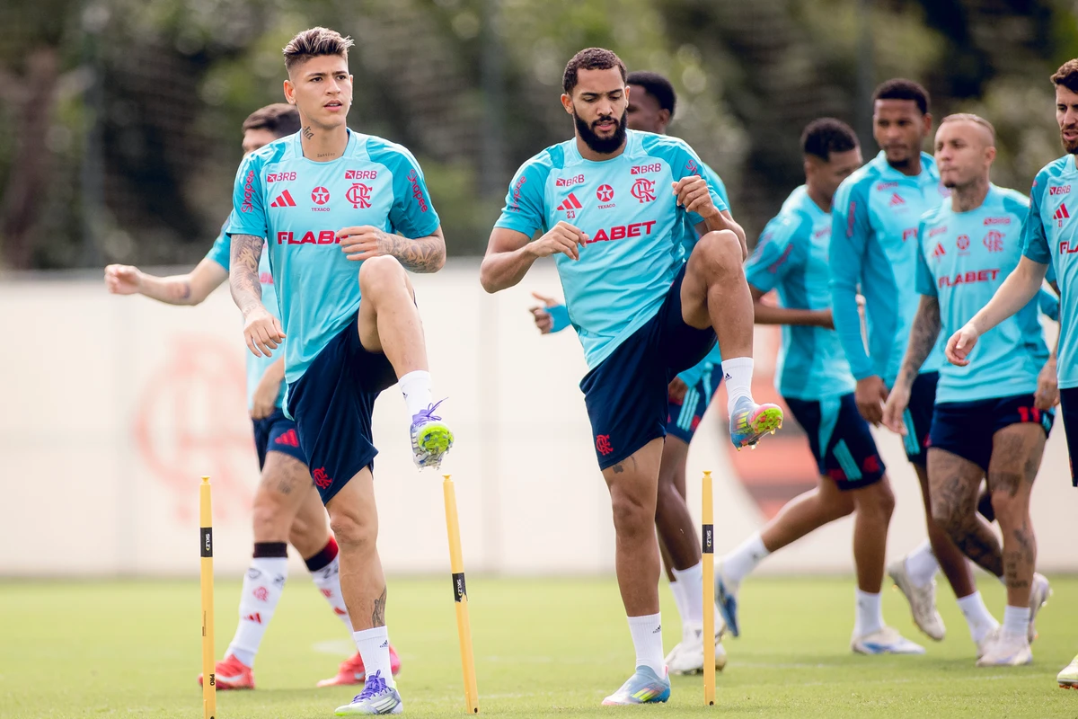 Carrascal pode estreiar pelo Flamengo nesta quarta-feira 
