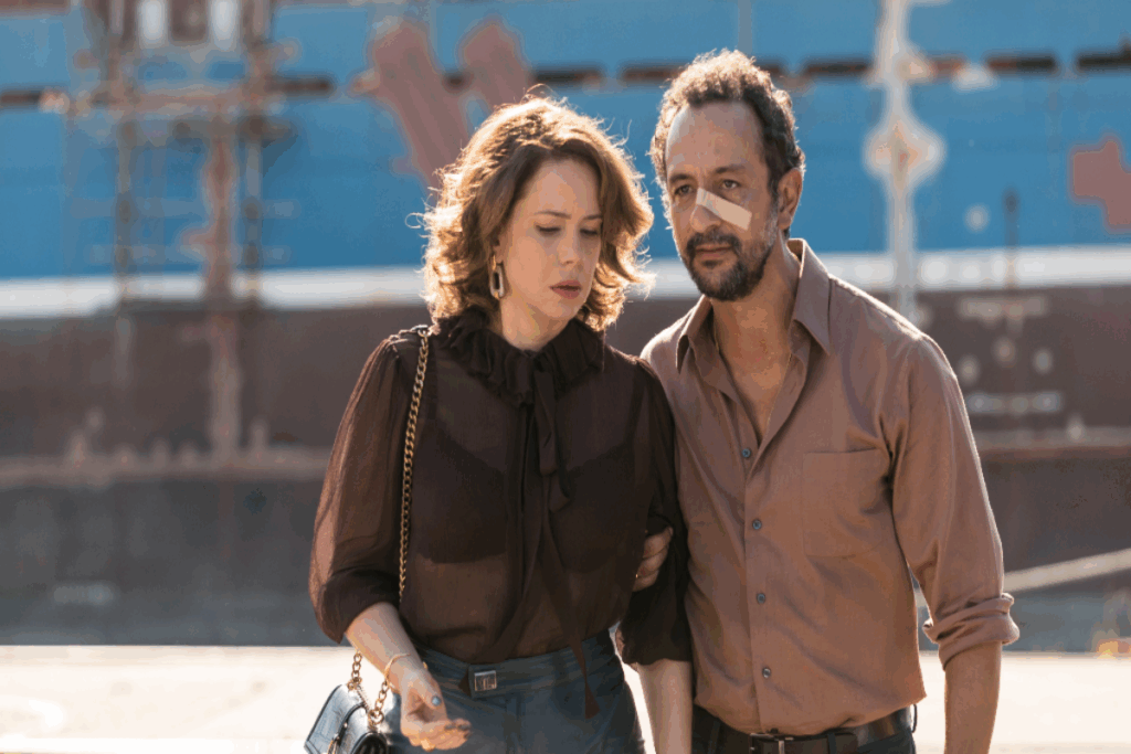 Em “Os enforcados”,  Regina e Valério entram em um caminho perigoso para garantir a própria estabilidade (Imagem: Reprodução digital | Paris Filmes) 