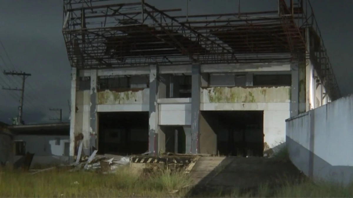 Ivannilda Araujo dos Reis, de 51 anos, foi morta dentro de um galpão na Serra.