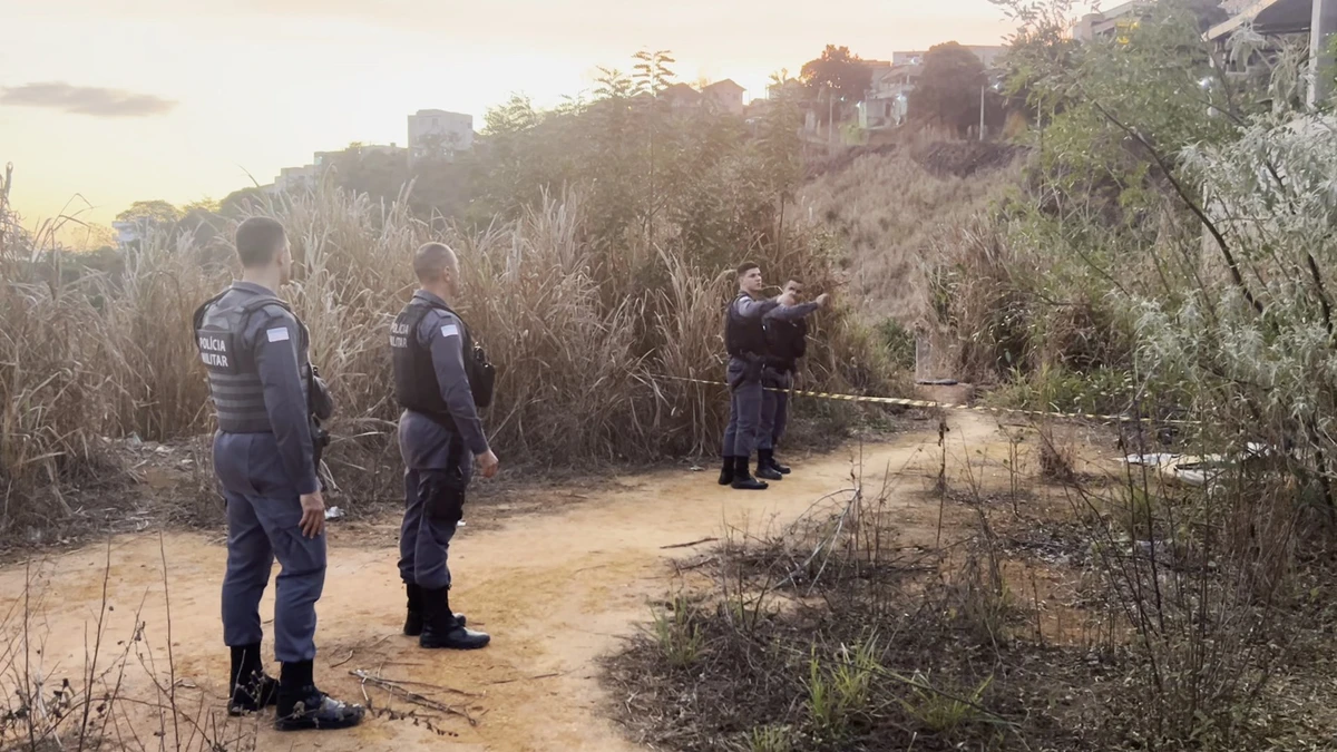 Polícia Militar isolou área após homem deixar o material para trás