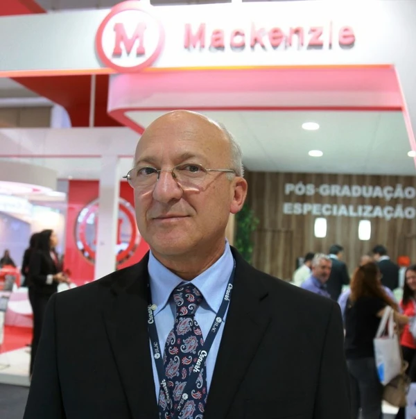  Luiz Vagner Raghi, professor do curso de Administração da Universidade Mackenzie