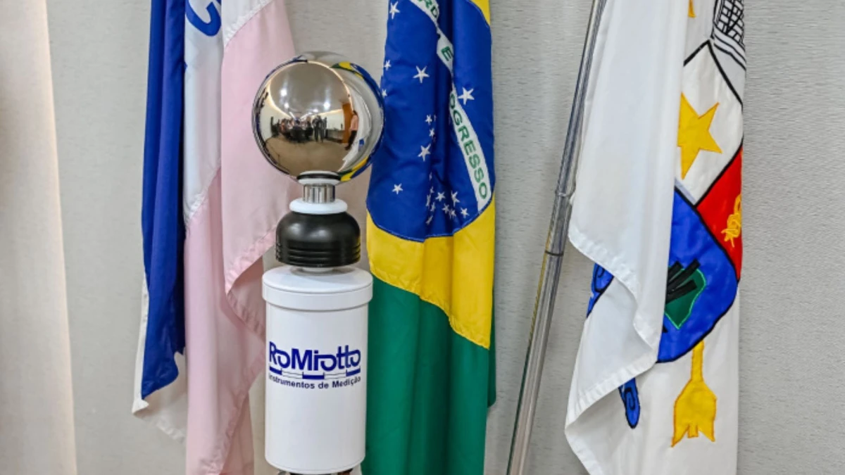  O equipamento utilizado será o Sensor de Raios BTD (Biral Thunderstorm Detector)